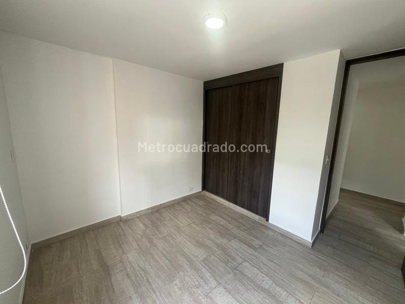 Apartamento en San Lucas de 2 Alcobas con Balcón en El Poblado - 6