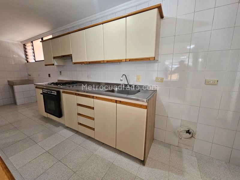 Apartamento Amplio de 3 Alcobas en El Poblado - 5