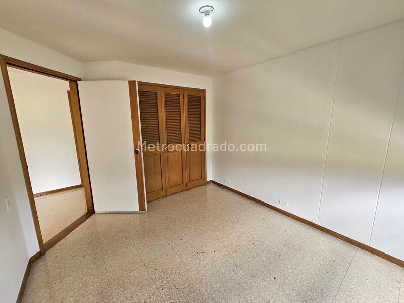 Apartamento Amplio de 3 Alcobas en El Poblado - 8