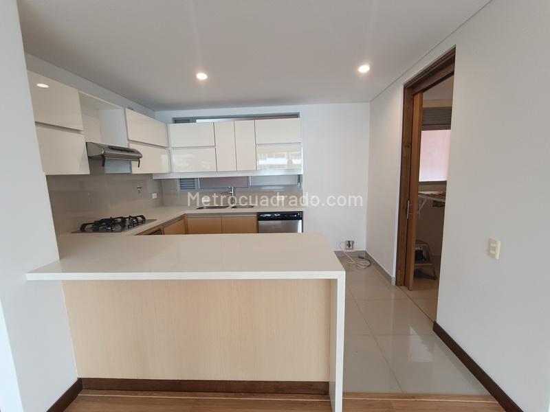 Apartamento de 2 Alcobas en Los Balsos, El Poblado - 4
