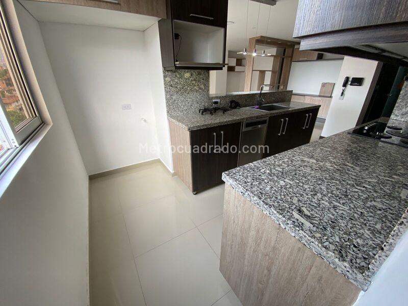 Apartamento Moderno de 2 Alcobas con Balcón en Estadio - 9