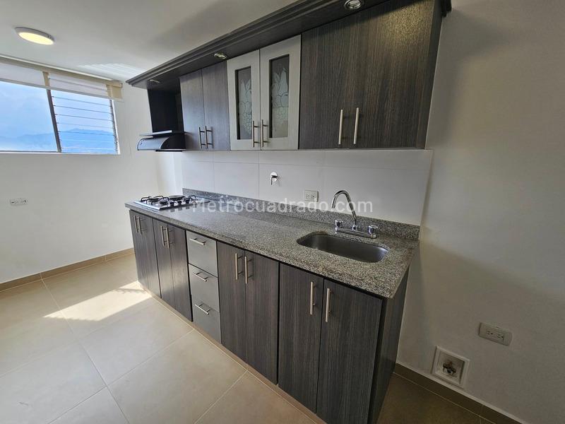 Comfortable 3BR Apartment in San Lucas, El Poblado - 5