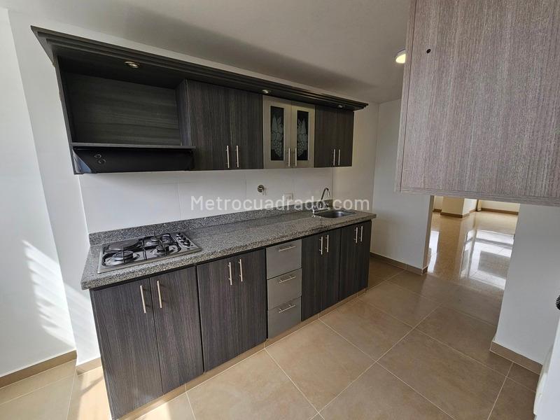 Comfortable 3BR Apartment in San Lucas, El Poblado - 6