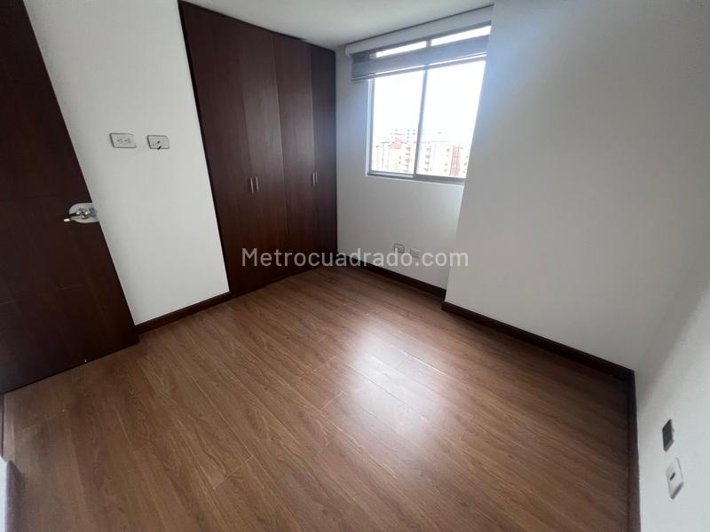 Modern 3BR Apartment with Balcony in Loma Del Indio - 8