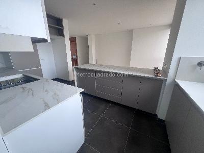 Apartamento en arriendo en Poblado, Medellín · foto 4 de 20