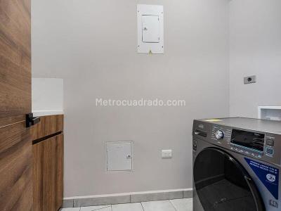 Apartamento de 1 alcoba en venta en Alto De Las Palmas, Envigado, 197 m² · foto 14 de 20