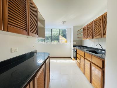 Apartamento en venta en El Poblado, Medellín · foto 4 de 19