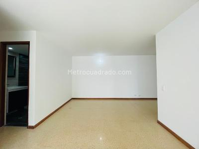Apartamento en venta en El Poblado, Medellín · foto 7 de 19