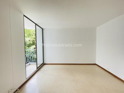 Apartamento en venta en El Poblado, Medellín · foto 8 de 19