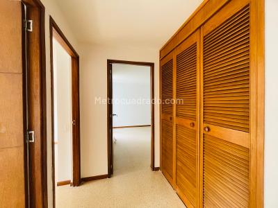 Apartamento en venta en El Poblado, Medellín · foto 9 de 19