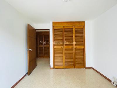 Apartamento en venta en El Poblado, Medellín · foto 10 de 19