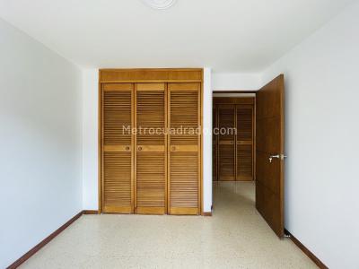 Apartamento en venta en El Poblado, Medellín · foto 11 de 19