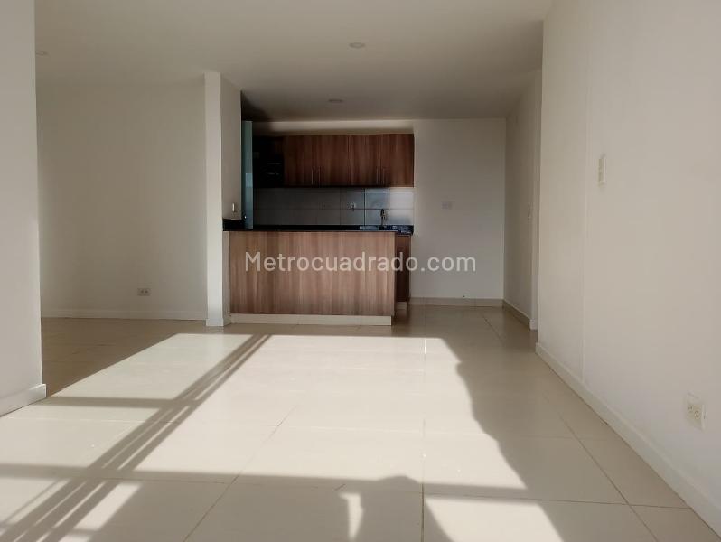 3BR Apartment in Los Colegios (78 m²) - 2