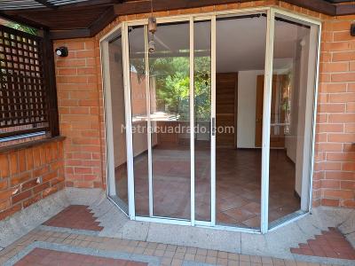 Apartaestudio en venta en El Poblado, Medellín, 78 m² · foto 11 de 20