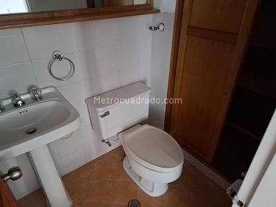 Apartaestudio en venta en El Poblado, Medellín, 78 m² · foto 16 de 20