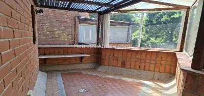 Apartaestudio en venta en El Poblado, Medellín, 78 m² · foto 19 de 20