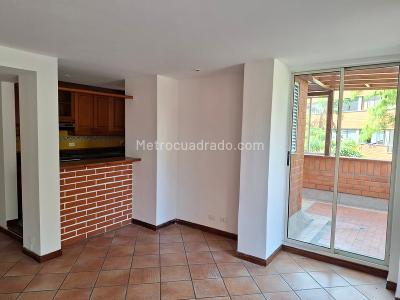 Apartaestudio en venta en El Poblado, Medellín, 78 m² · foto 2 de 20