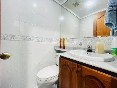 Apartamento de 4 alcobas en venta en El Poblado, Medellín, 121 m² · foto 10 de 16