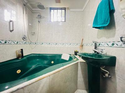 Apartamento de 4 alcobas en venta en El Poblado, Medellín, 121 m² · foto 11 de 16