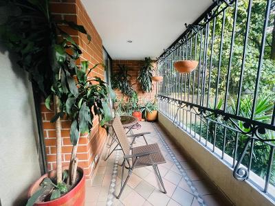 Apartamento de 4 alcobas en venta en El Poblado, Medellín, 121 m² · foto 13 de 16