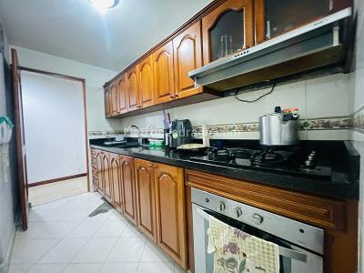 Apartamento de 4 alcobas en venta en El Poblado, Medellín, 121 m² · foto 4 de 16