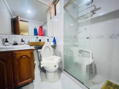 Apartamento de 4 alcobas en venta en El Poblado, Medellín, 121 m² · foto 9 de 16