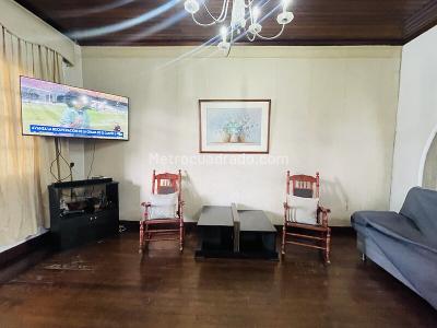 Casa de 4 alcobas en venta en Centro, Medellín, 241 m² · foto 2 de 20