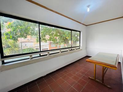 Casa de 4 alcobas en venta en Centro, Medellín, 241 m² · foto 10 de 20