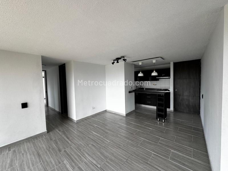3BR Apartment in Los Colegios (78 m²) - 2