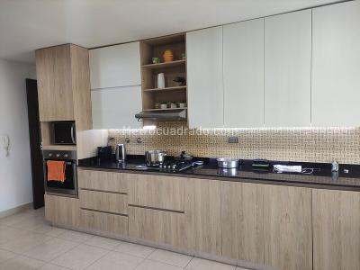 Apartamento de 5 alcobas en arriendo en El Poblado, Medellín, 250 m² · foto 3 de 17