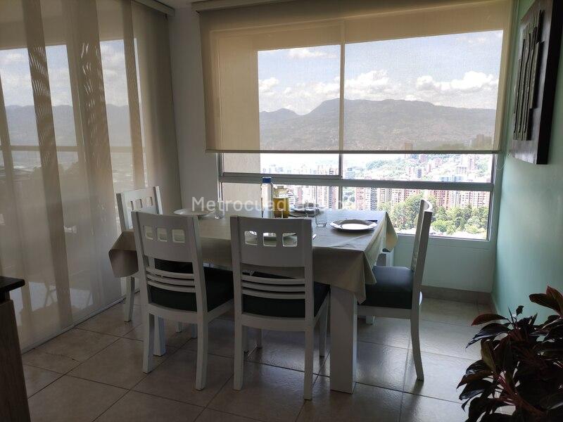 Exclusive 5BR Apartment with Balcony in El Poblado - 7