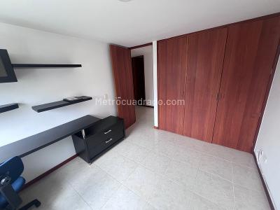 Apartamento de 4 alcobas en arriendo en El Poblado, Medellín, 140 m² · foto 13 de 20