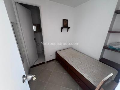 Apartamento de 4 alcobas en arriendo en El Poblado, Medellín, 140 m² · foto 16 de 20