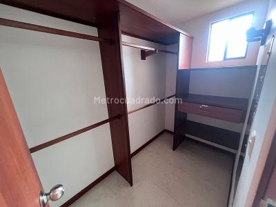 Apartamento de 4 alcobas en arriendo en El Poblado, Medellín, 140 m² · foto 17 de 20