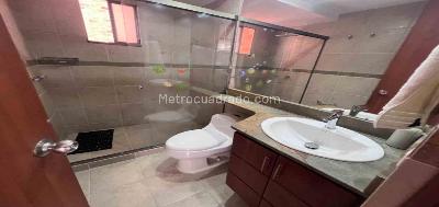 Apartamento de 4 alcobas en arriendo en El Poblado, Medellín, 140 m² · foto 18 de 20