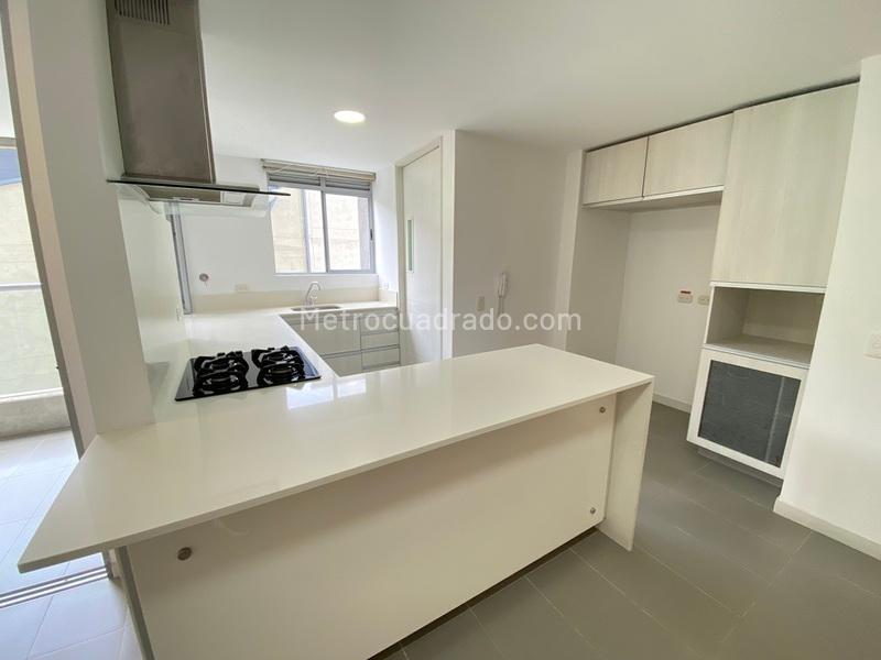 Apartamento de 3 Alcobas en Arriendo en Castropol, El Poblado - 4