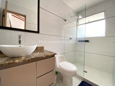 Apartamento en arriendo en El Poblado, Medellín · foto 9 de 15