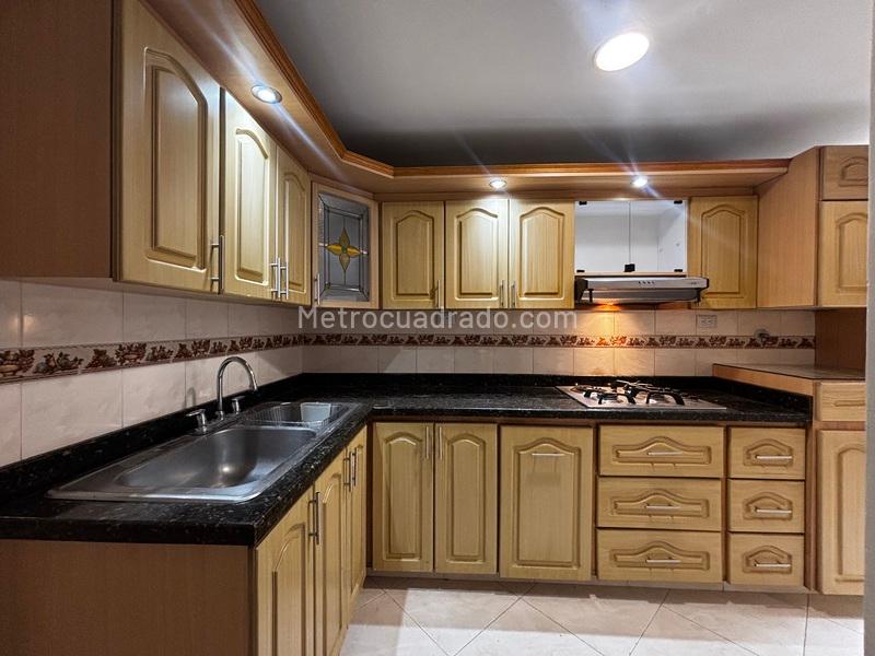 3BR House in Benedictinos (200 m²) - 2