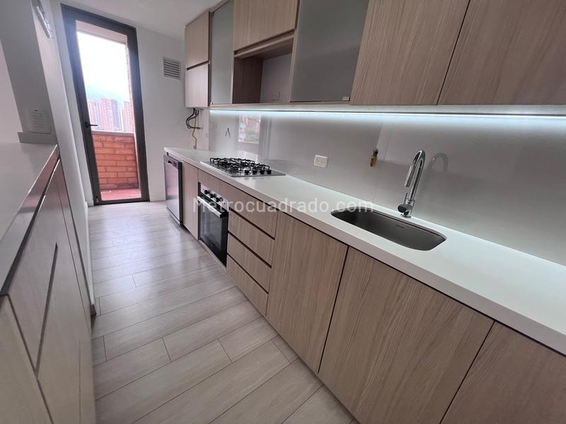 Remodeled 3BR Apartment in El Poblado - 4