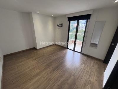 Apartamento de 2 alcobas en arriendo en Altos Del Poblado, Medellín, 85 m² · foto 11 de 18