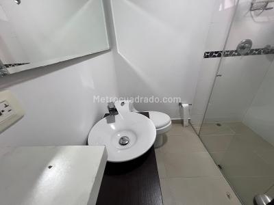 Apartamento de 2 alcobas en arriendo en Altos Del Poblado, Medellín, 85 m² · foto 15 de 18