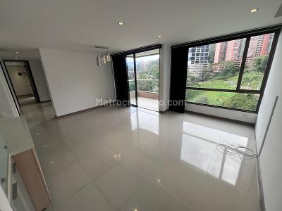Apartamento de 2 alcobas en arriendo en Altos Del Poblado, Medellín, 85 m² · foto 3 de 18
