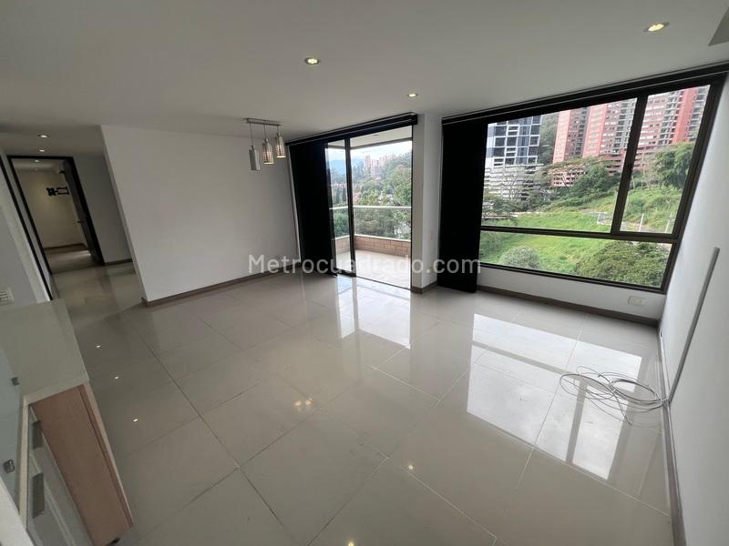 Modern 2BR Apartment in Altos Del Poblado - 3