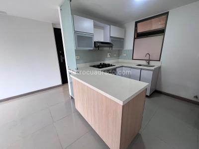 Apartamento de 2 alcobas en arriendo en Altos Del Poblado, Medellín, 85 m² · foto 5 de 18