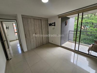 Apartamento de 3 alcobas en arriendo en Castropol, Medellín, 80 m² · foto 5 de 16