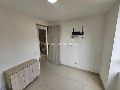 Apartamento de 3 alcobas en arriendo en Castropol, Medellín, 80 m² · foto 7 de 16