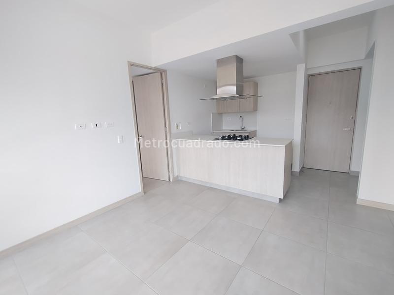 Modern 2BR Apartment for Rent in Santa Ana (Bello) - 2