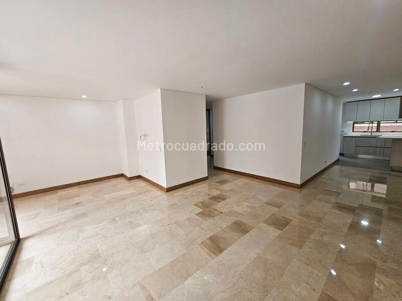 Stylish 2BR Apartment with Balcony in El Poblado - 2