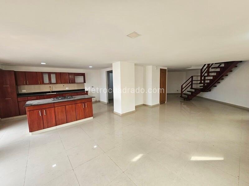 Duplex 4BR Apartment for Rent in Aves María, Sabaneta - 2