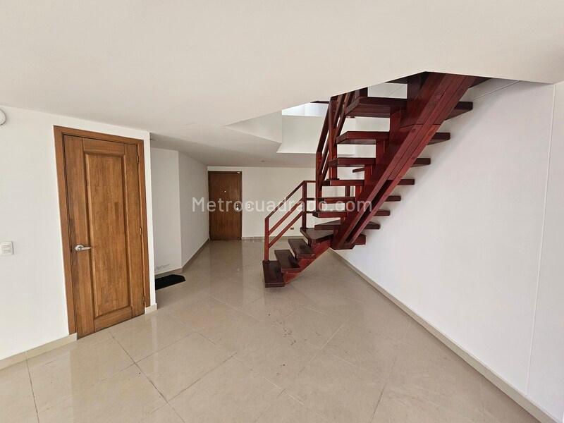 Duplex 4BR Apartment for Rent in Aves María, Sabaneta - 3